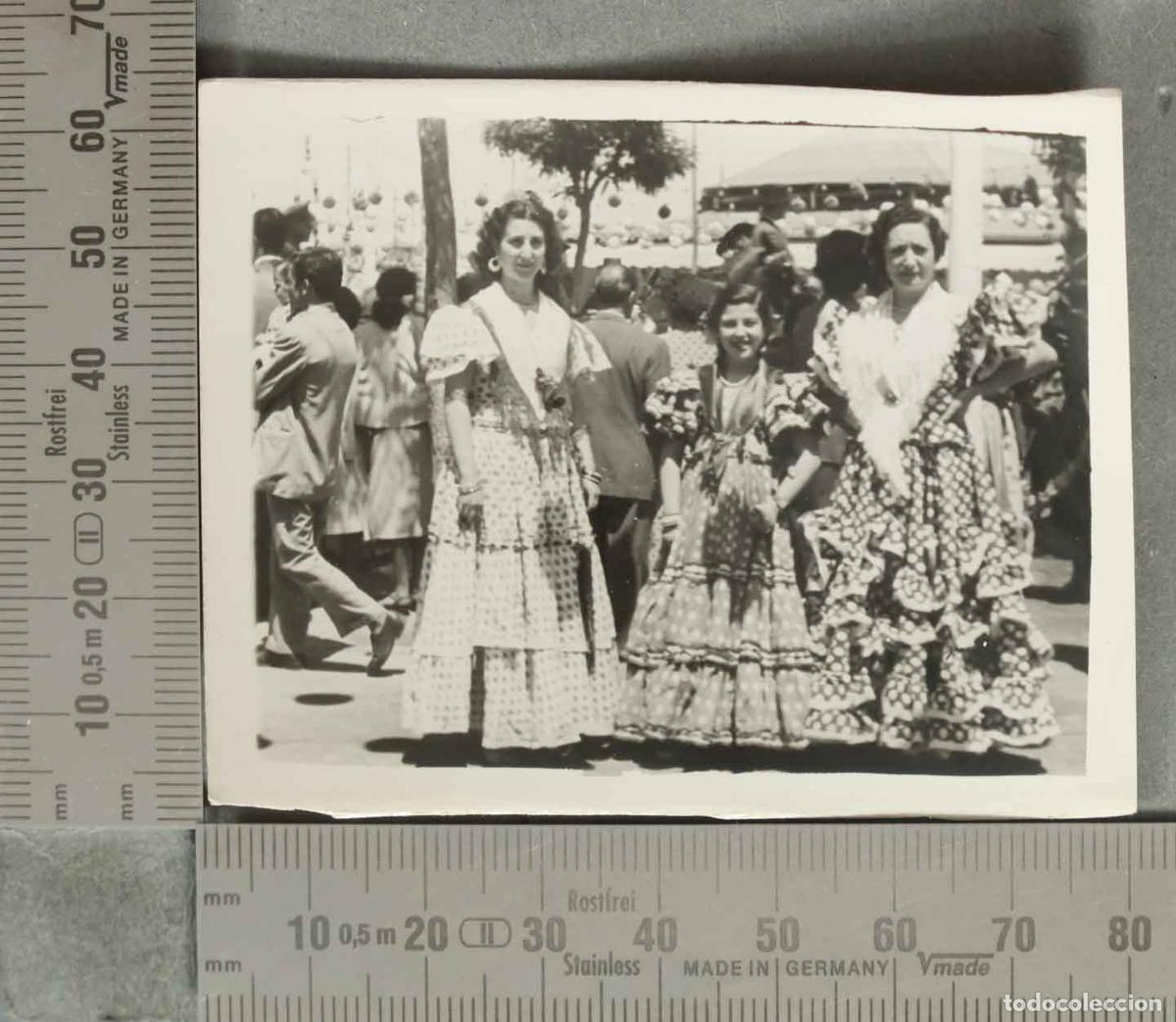 Fotograf&iacute;a antigua: FOTOGRAFIA. MUJERES FERIA ABRIL hacia 1940