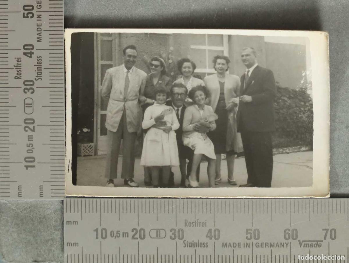 Fotograf&iacute;a antigua: FOTOGRAFIA. FAMILIA EN LA CALLE hacia 1940