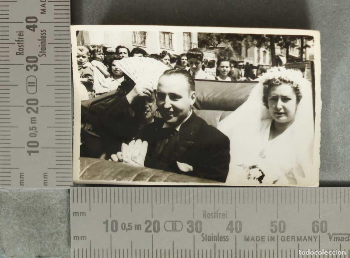 Fotograf&iacute;a antigua: FOTOGRAFIA. SALIDA NOVIOS BODA hacia 1940