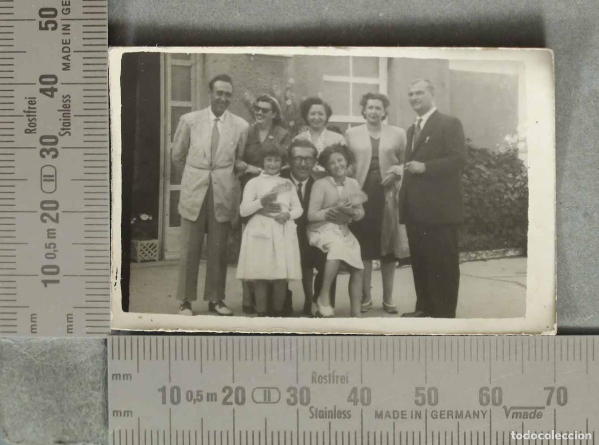 Fotograf&iacute;a antigua: FOTOGRAFIA. GRUPO DE PERSONAS EN LA CALLE hacia 1940