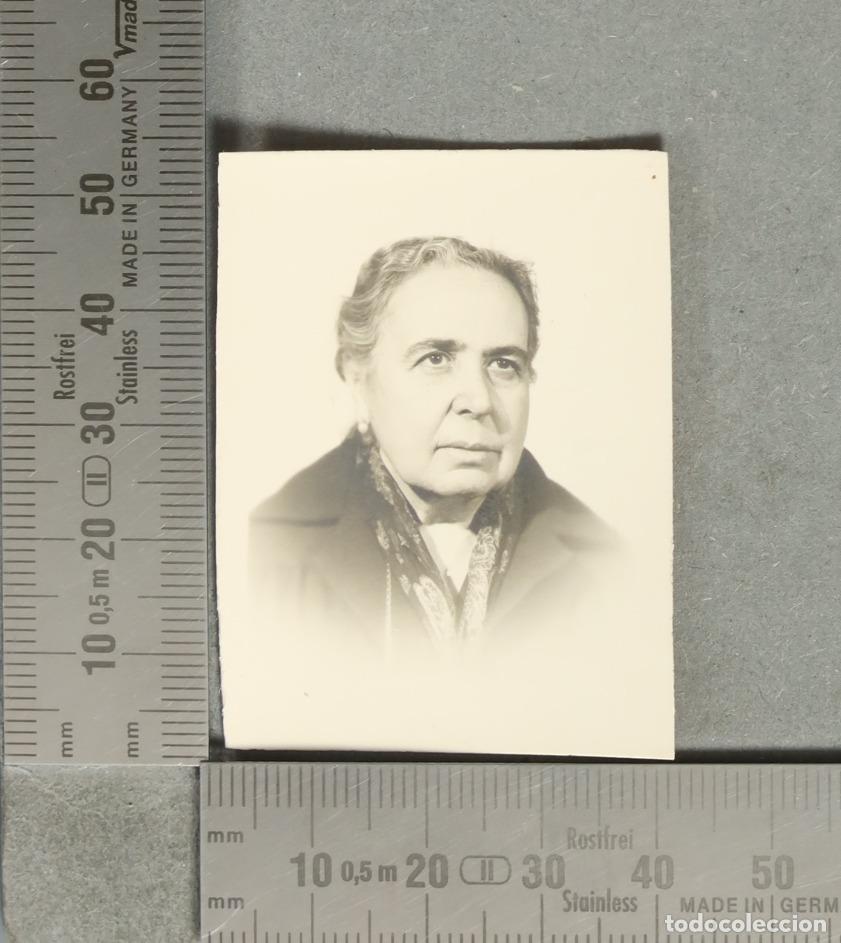 Fotograf&iacute;a antigua: FOTOGRAFIA. RETRATO DE SE&Ntilde;ORA HACIA 1950