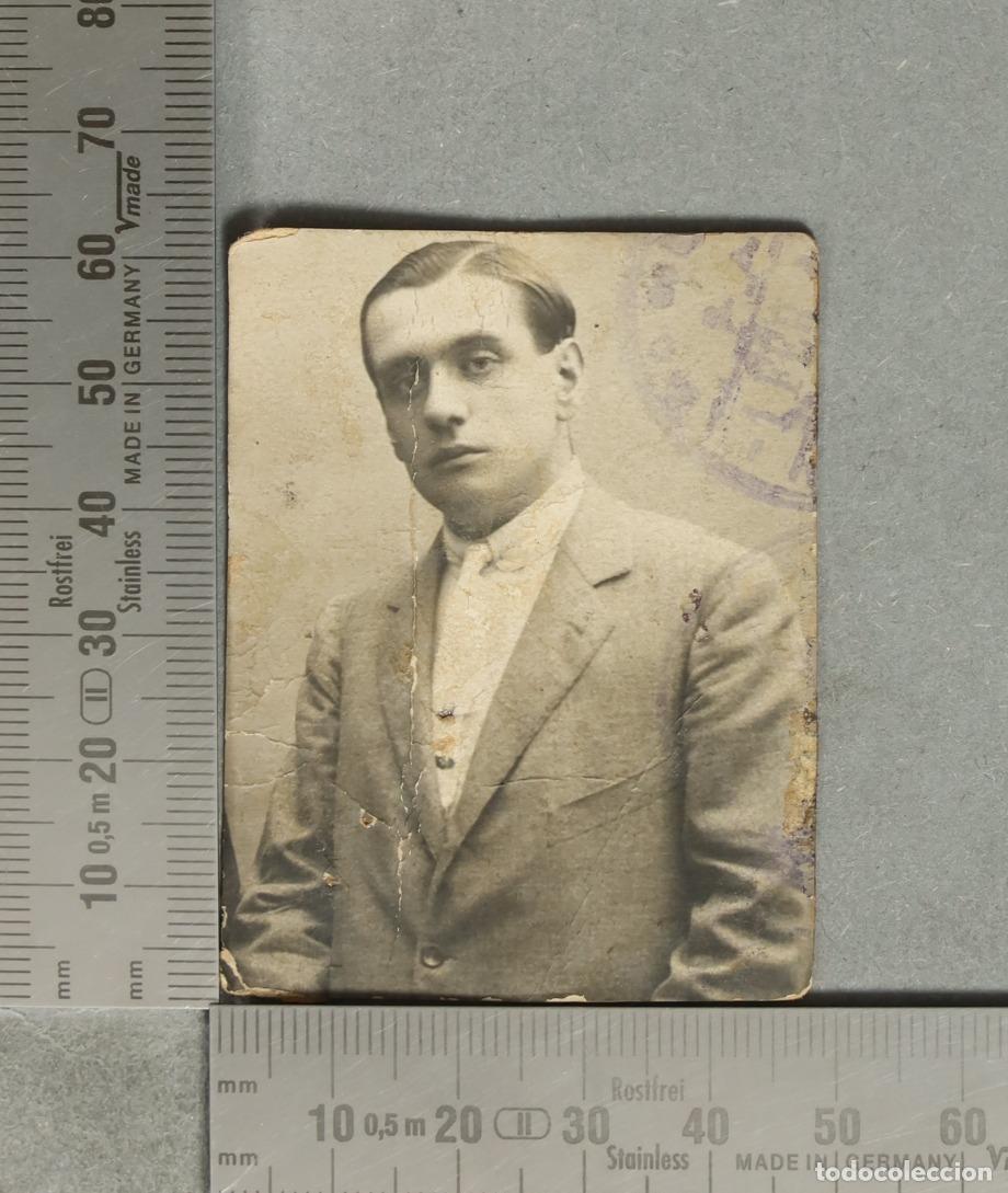 Fotograf&iacute;a antigua: FOTOGRAFIA. Retrato de caballero - CARNET hacia 1930