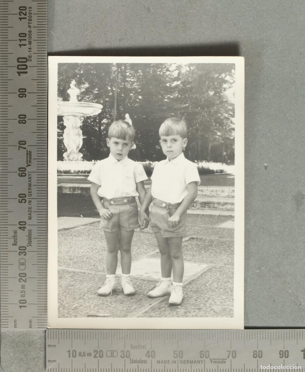 Fotograf&iacute;a antigua: FOTOGRAFIA. NI&Ntilde;OS EN LA CALLE 1962