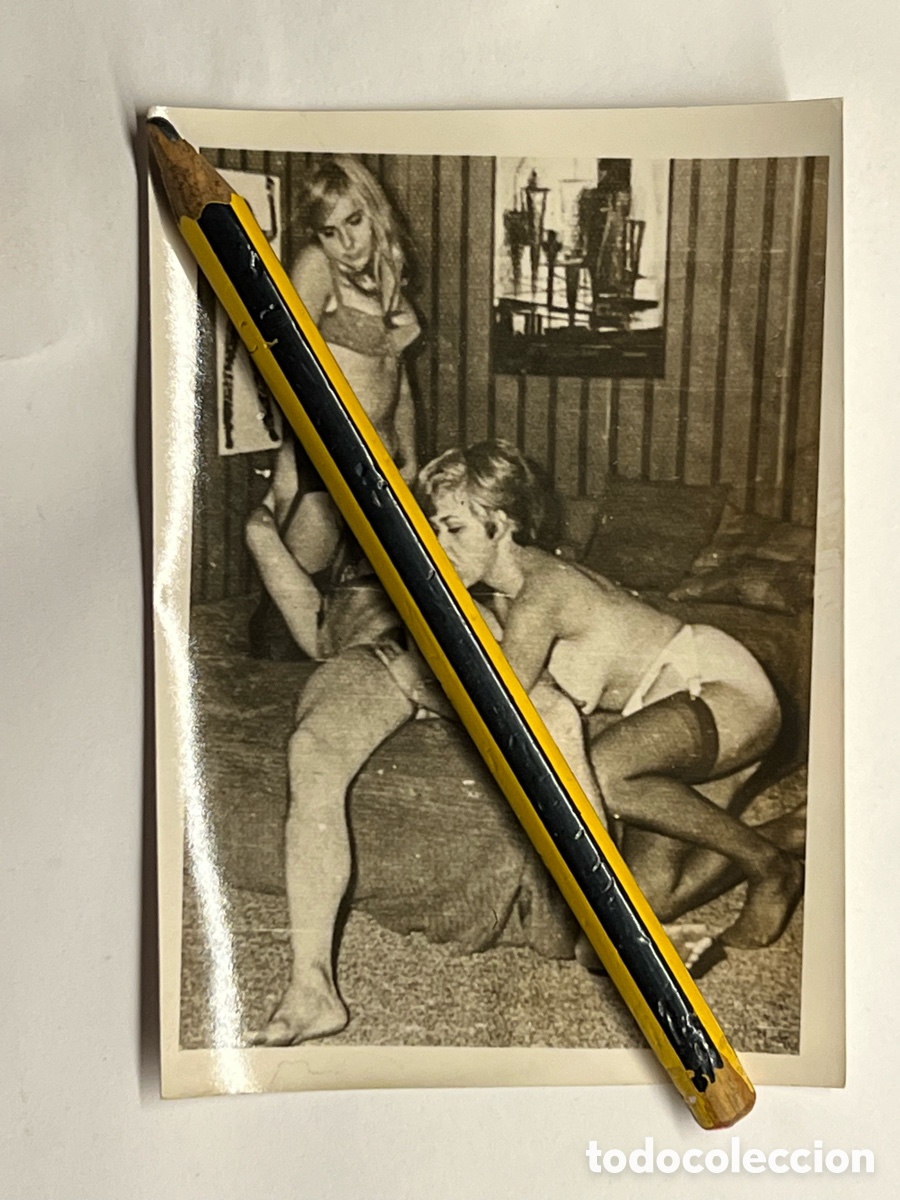 Fotograf&iacute;a antigua: EROTISMO y Sexualidad.. Fotograf&iacute;a adultos (h.1960?) Med&iacute;das: 7,5 x 10,5 cm