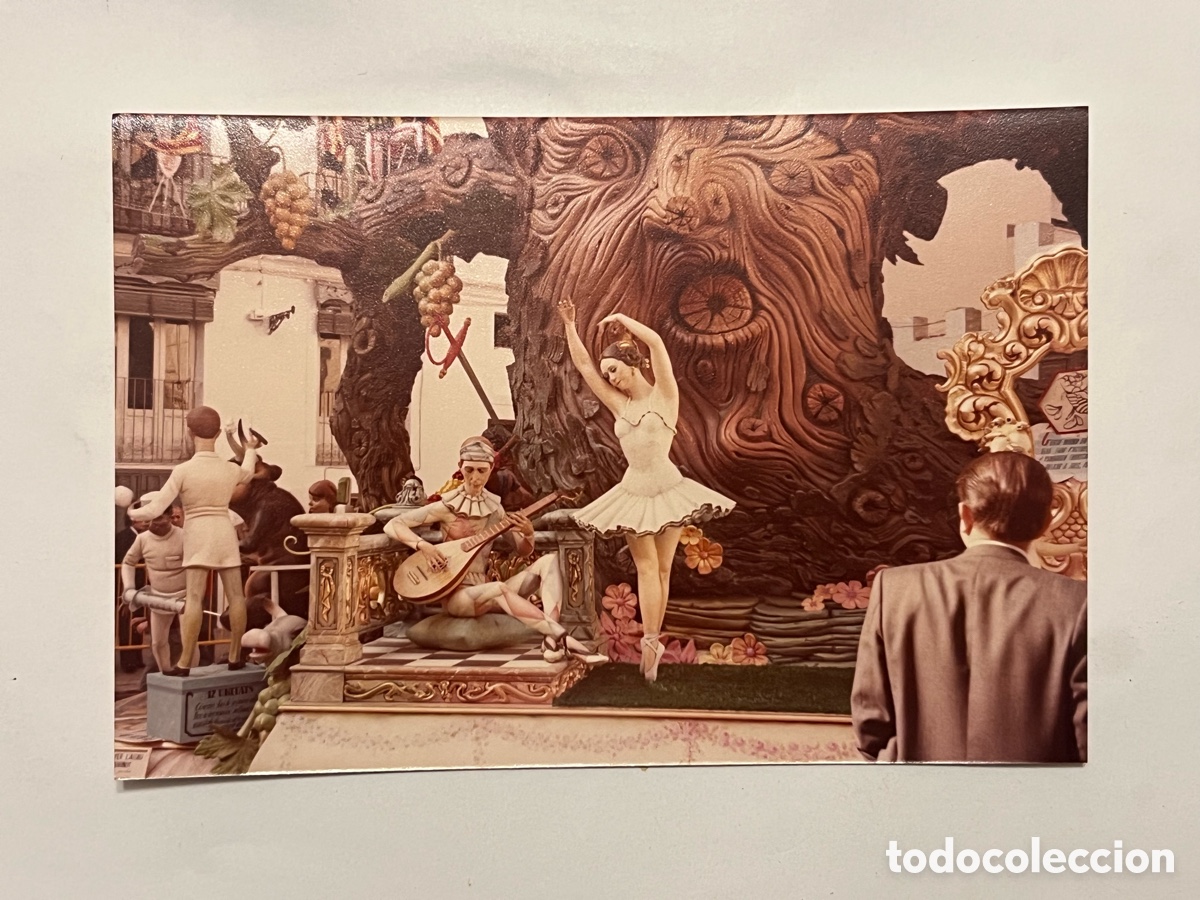 Alte Fotografie: FALLAS VALENCIA. Fotograf&iacute;a Detalle de una falla.. callejeando la ciudad C&aacute;mara en mano (h.1980?)
