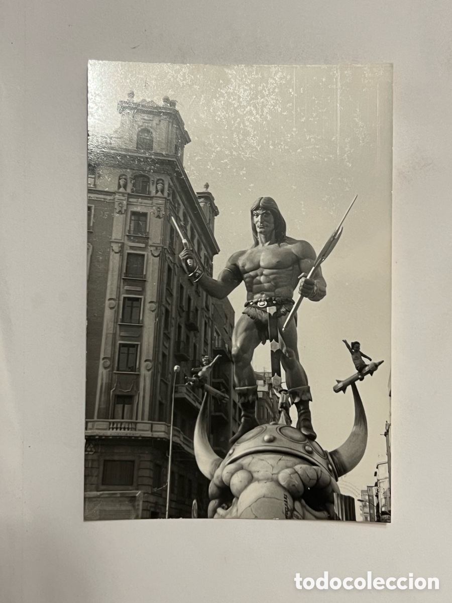 Fotograf&iacute;a antigua: FALLAS VALENCIA. FALLA OBISPO AMIG&Oacute;-CUENCA. ARTISTA, &Aacute;NGEL G&Oacute;MEZ. LEMA, BARBARIDADES (a.1984)