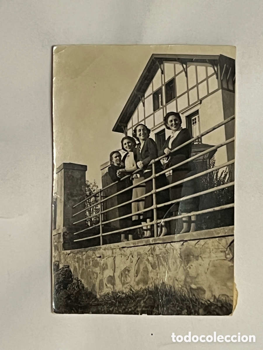 Alte Fotografie: BILBAO.. Se&ntilde;oritas en el jard&iacute;n de casa.. (a.1943)