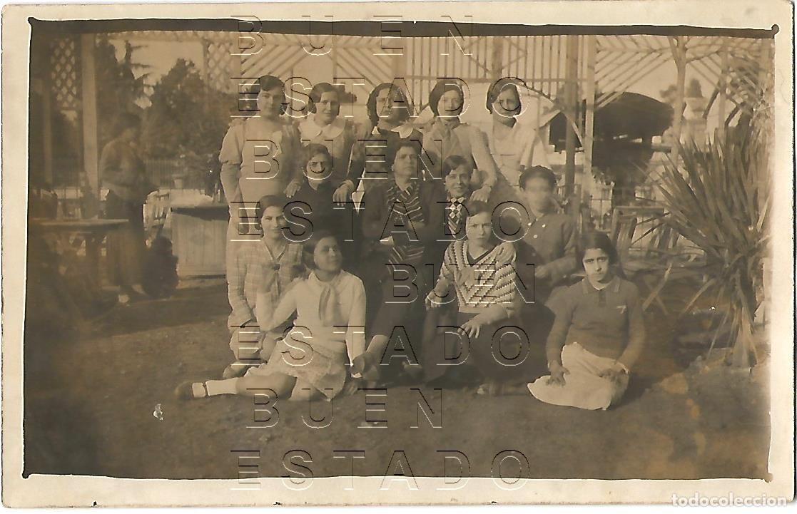 Fotograf&iacute;a antigua: SEVILLA FAMILIA PRACTICANTE JULIO MOYA ESCRIVA 14X9 FOTOGRAFIA M56