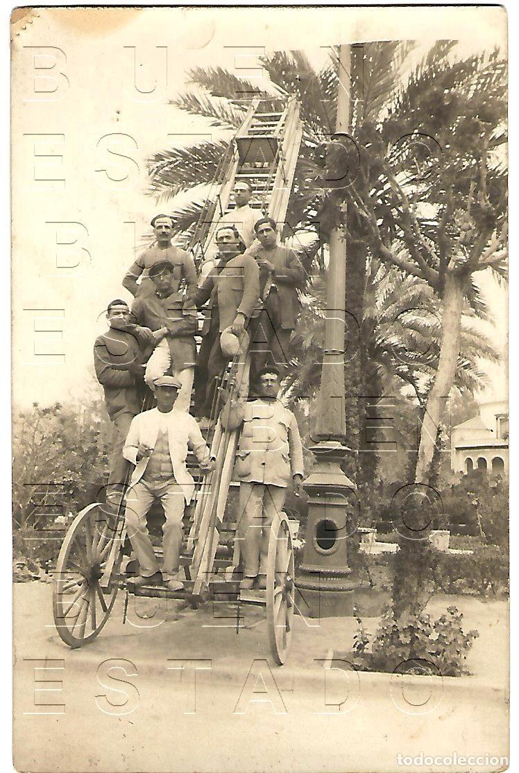Fotograf&iacute;a antigua: SEVILLA PARQUE MARIA LUISA FAMILIA PRACTICANTE 14X9 FOTOGRAFIA M42