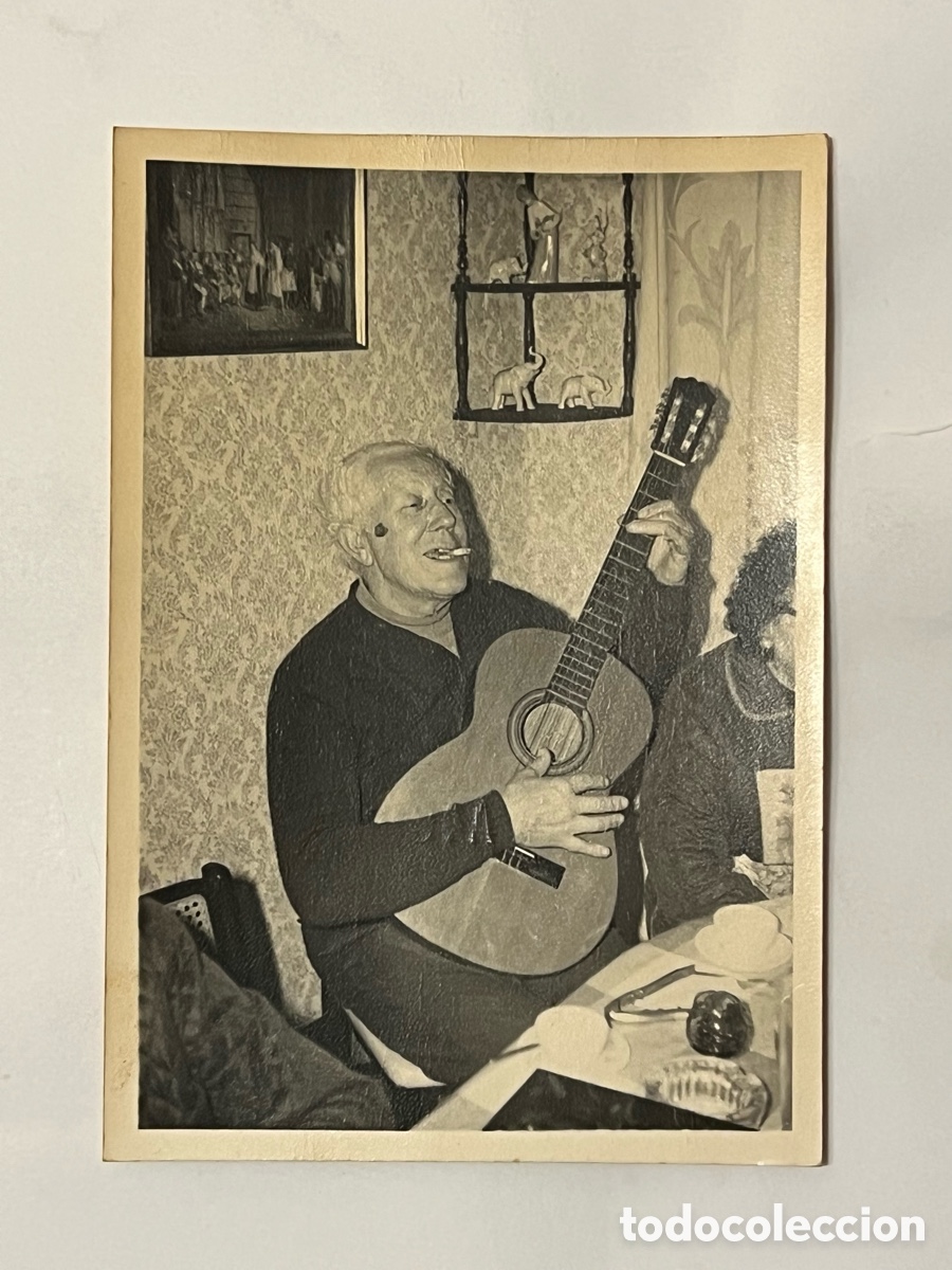 Fotograf&iacute;a antigua: GUITARRA. El abuelo Guitarrista.. el alma de la fiesta.. Recuerdo familiar (h.1960?)