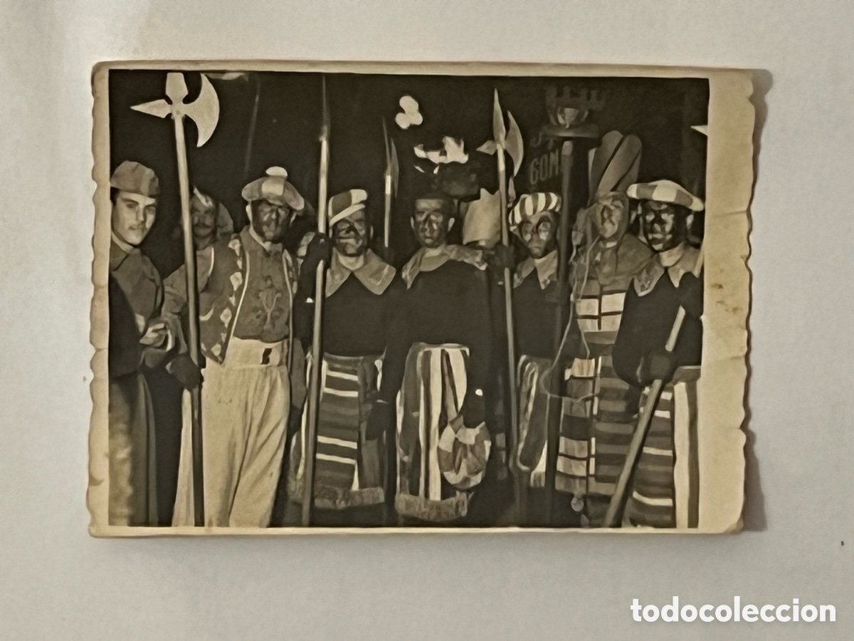 Fotograf&iacute;a antigua: CUARTEL DE BENALUA, Alicante. Fotograf&iacute;a Haciendo de Pajes.. Noche de Reyes Magos (a.1948)
