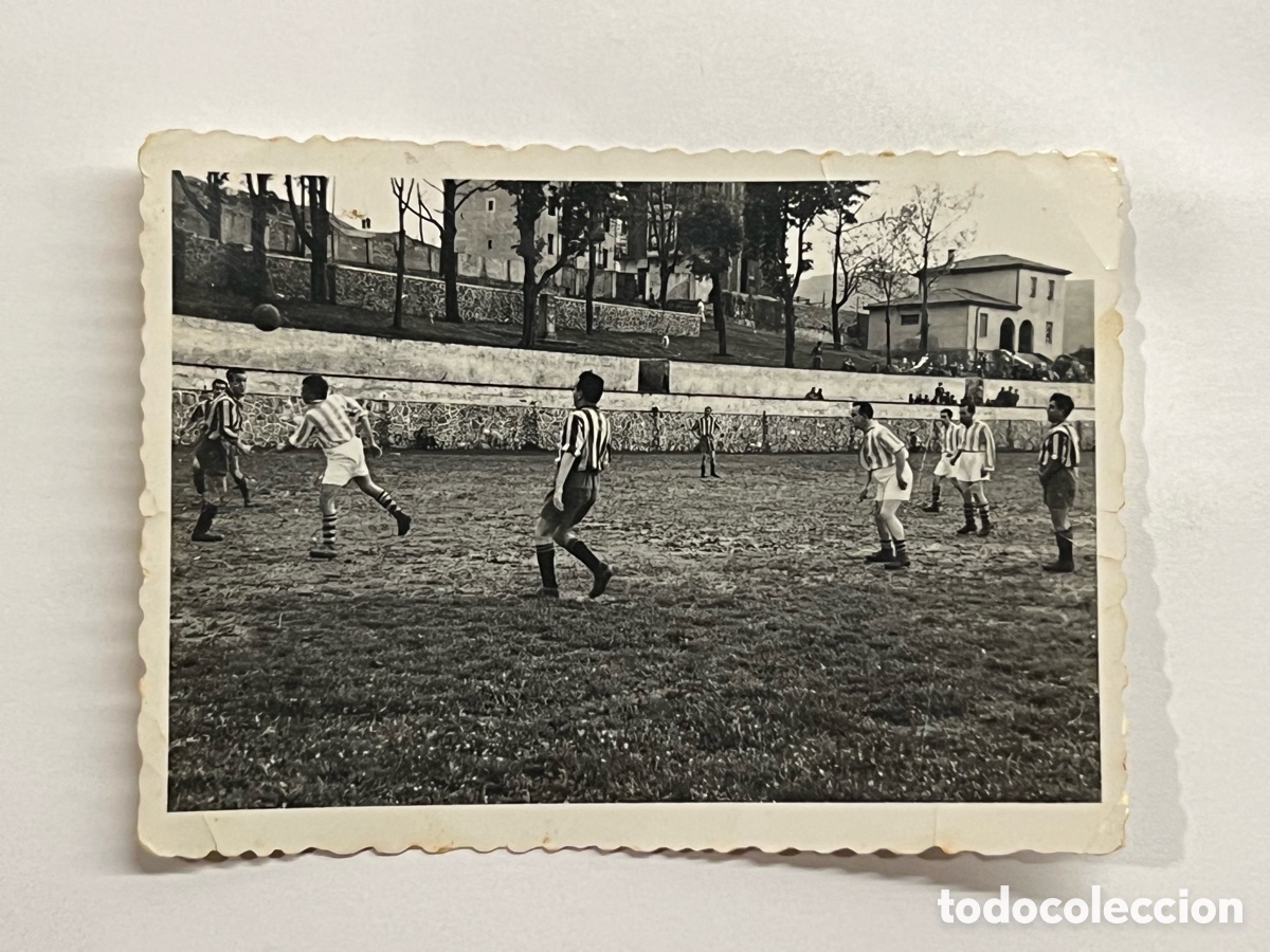 Fotografia antiga: BILBAO FUTBOL&hellip; Fotograf&iacute;a Vamos Atleti&hellip; (h.1960?) Med&iacute;das: 6 x 8,5 cm.,