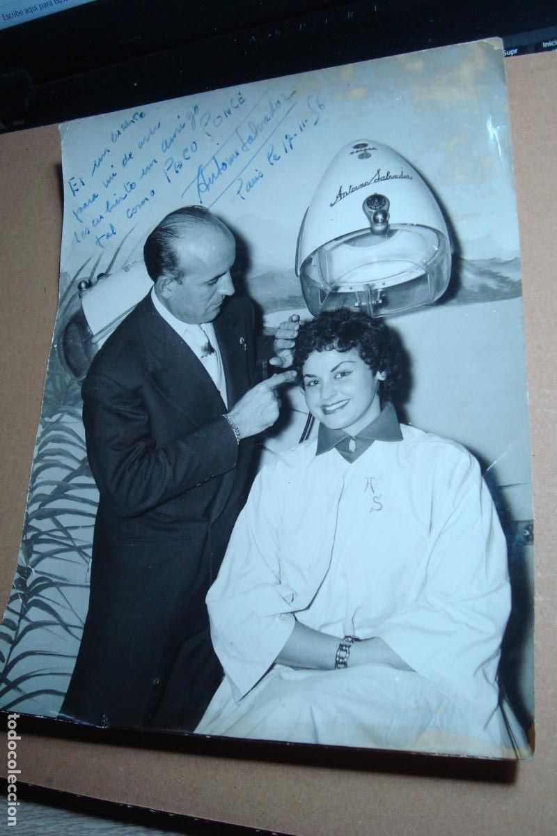 Fotograf&iacute;a antigua: ANTIGUA FOTOGRAFIA ESTILISTA PELUQUERIA ANTOINE SALVADOR. PHOTO RENE PETIT PARIS 1956. SIGNED