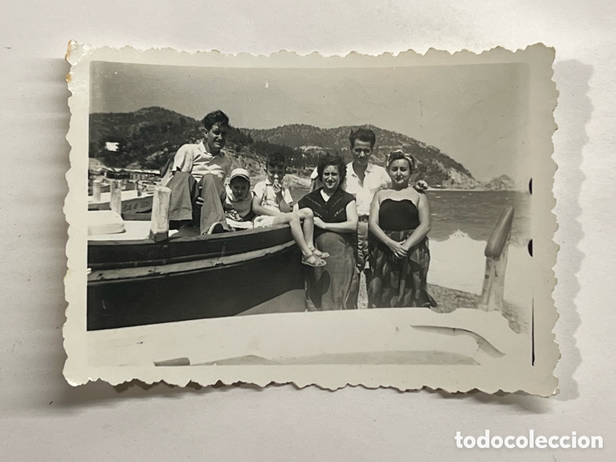 Fotografia antica: TOSSA DE MAR (Girona) Fotograf&iacute;a en la Playa, Verano de 1953, Medidas: 9 x 6 cm.,