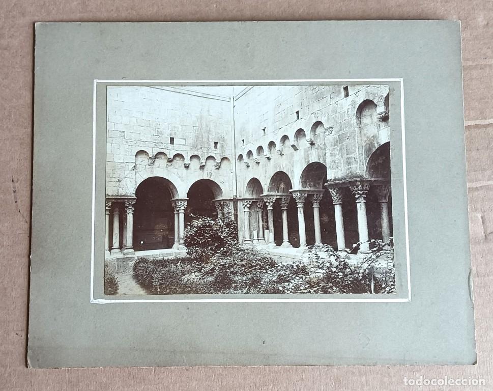 Fotograf&iacute;a antigua: Fotograf&iacute;a claustro rom&aacute;nico del monasterio de SANT PERE DE GALLIGANTD &ndash; Girona