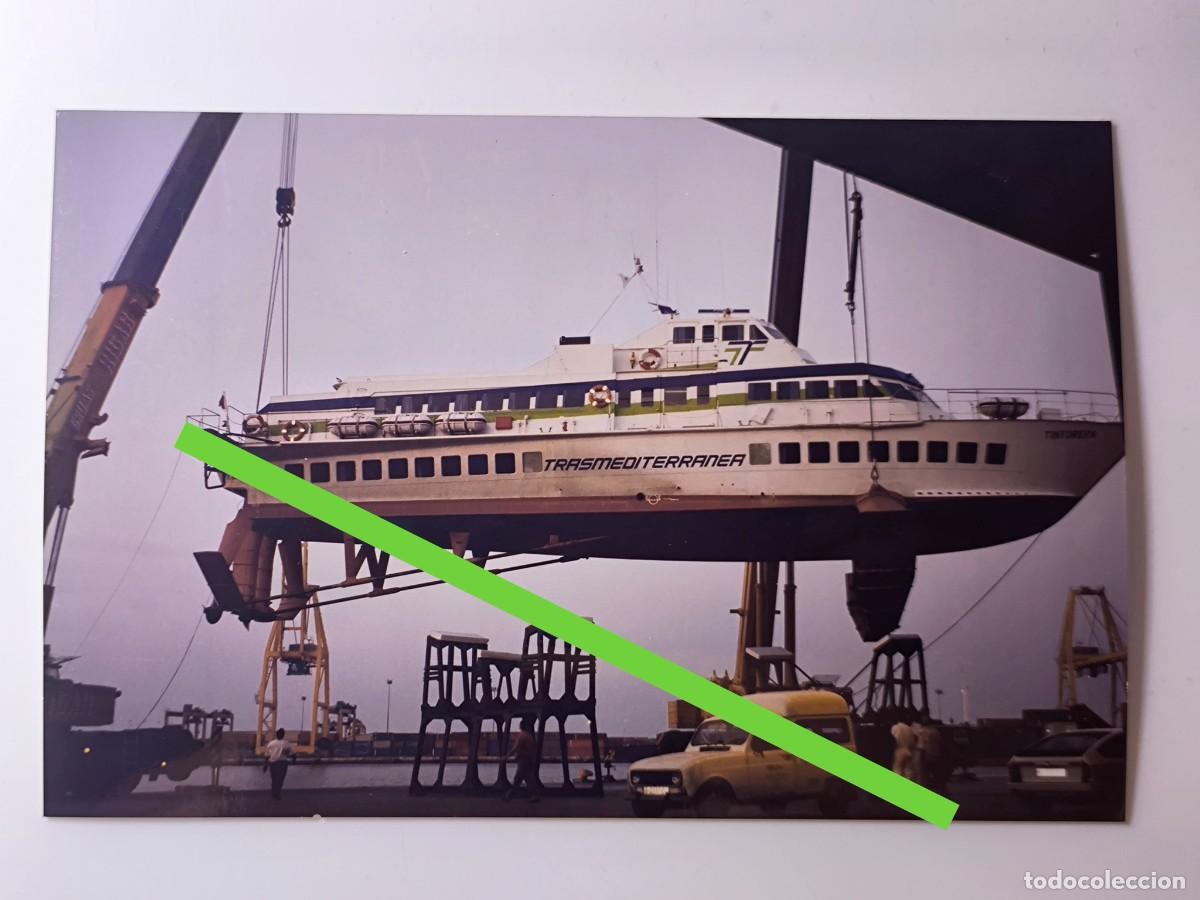 Fotograf&iacute;a antigua: Antigua fotograf&iacute;a. Reparaci&oacute;n Barco de alta velocidad hydrofoil Tintorera Trasmediterr&aacute;nea. A&ntilde;os 90