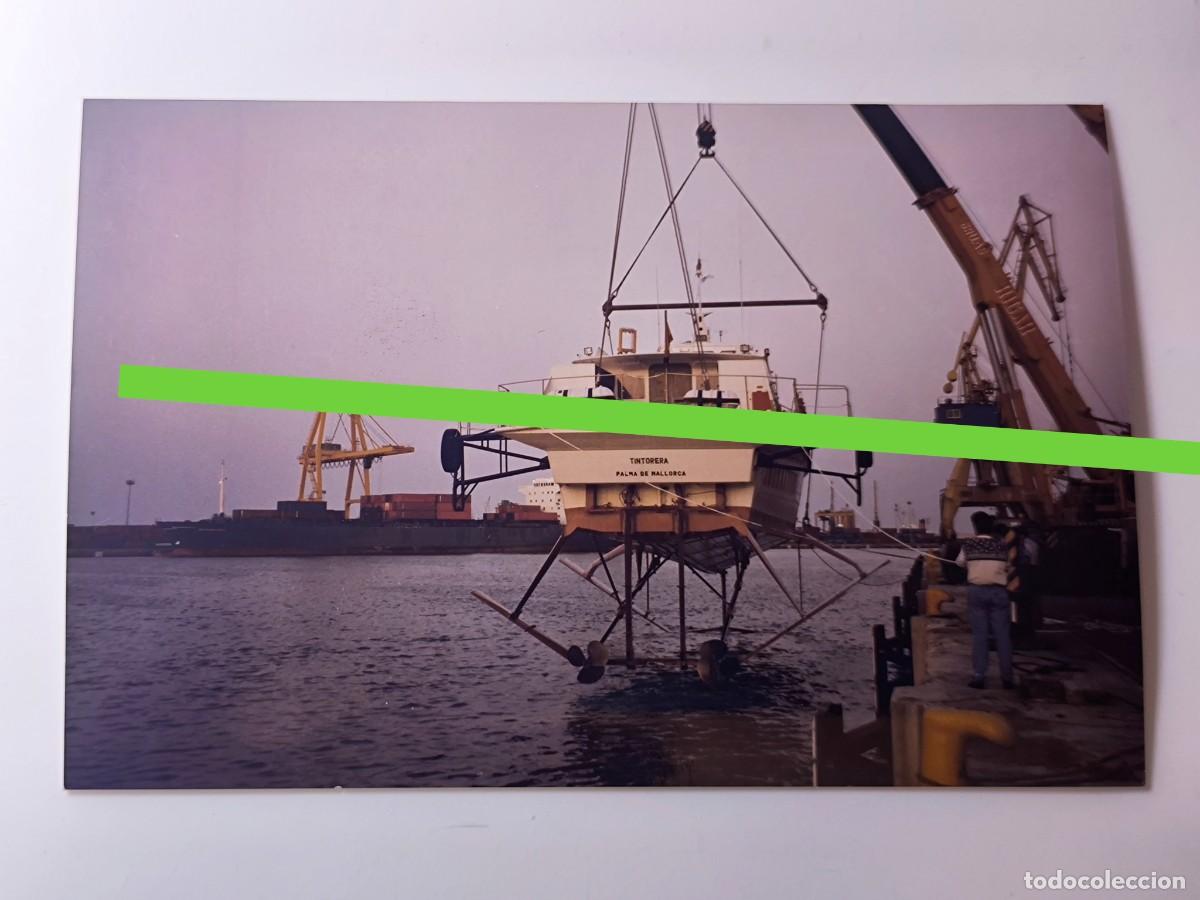 Fotograf&iacute;a antigua: Antigua fotograf&iacute;a. Reparaci&oacute;n Barco de alta velocidad hydrofoil Tintorera Trasmediterr&aacute;nea. A&ntilde;os 90
