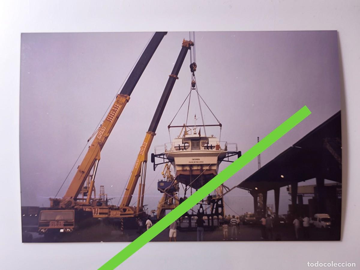 Fotograf&iacute;a antigua: Antigua fotograf&iacute;a. Reparaci&oacute;n Barco de alta velocidad hydrofoil Tintorera Trasmediterr&aacute;nea. A&ntilde;os 90