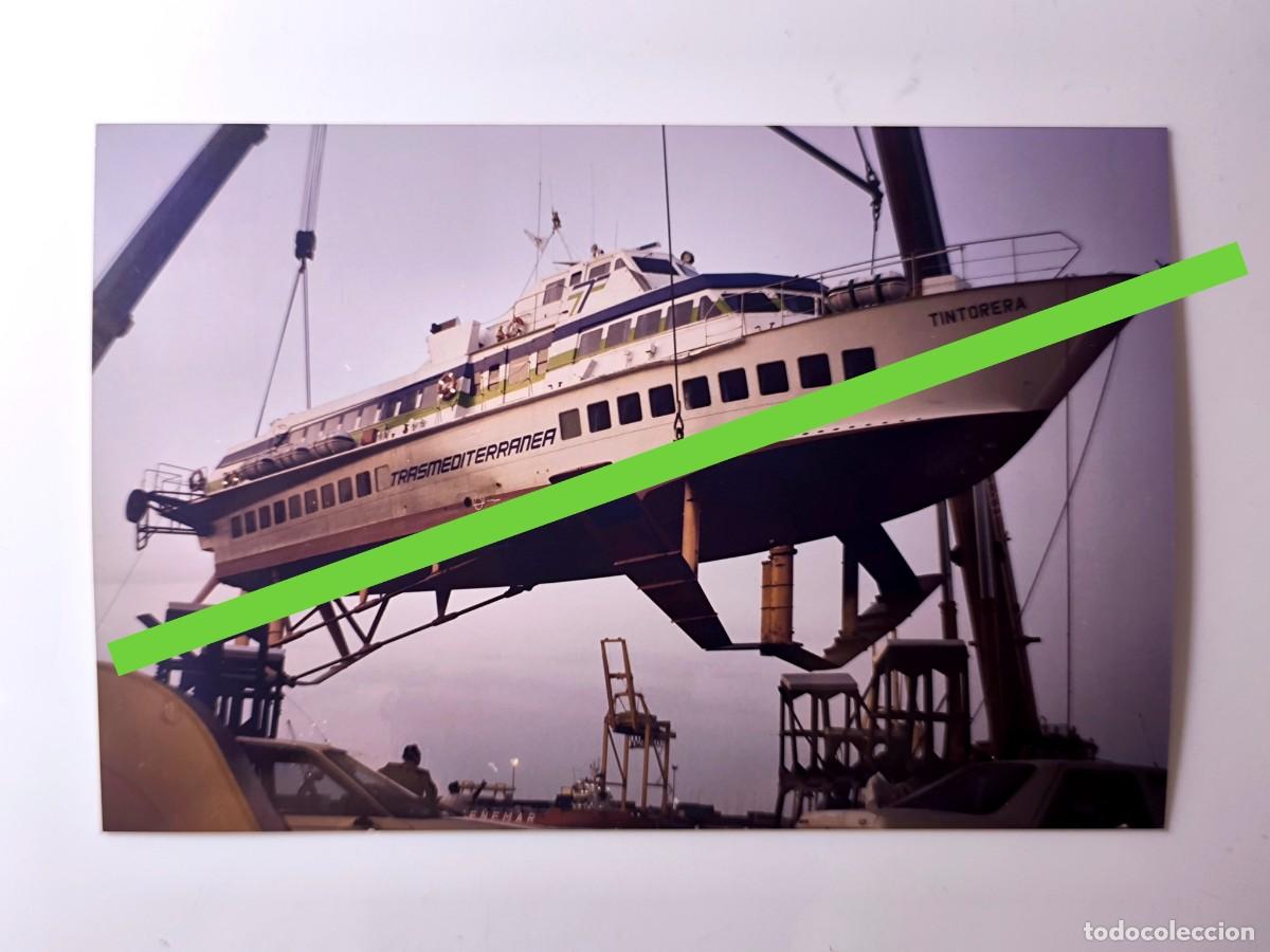 Fotograf&iacute;a antigua: Antigua fotograf&iacute;a. Reparaci&oacute;n Barco de alta velocidad hydrofoil Tintorera Trasmediterr&aacute;nea. A&ntilde;os 90