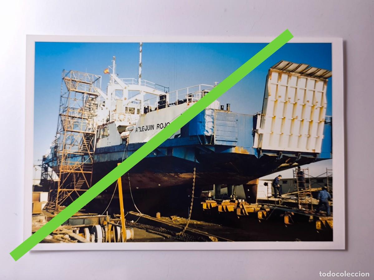 Fotograf&iacute;a antigua: Antigua fotograf&iacute;a. Reparaci&oacute;n Barco ferry de pasajeros y carga rodada Arlequ&iacute;n Rojo. A&ntilde;os 90