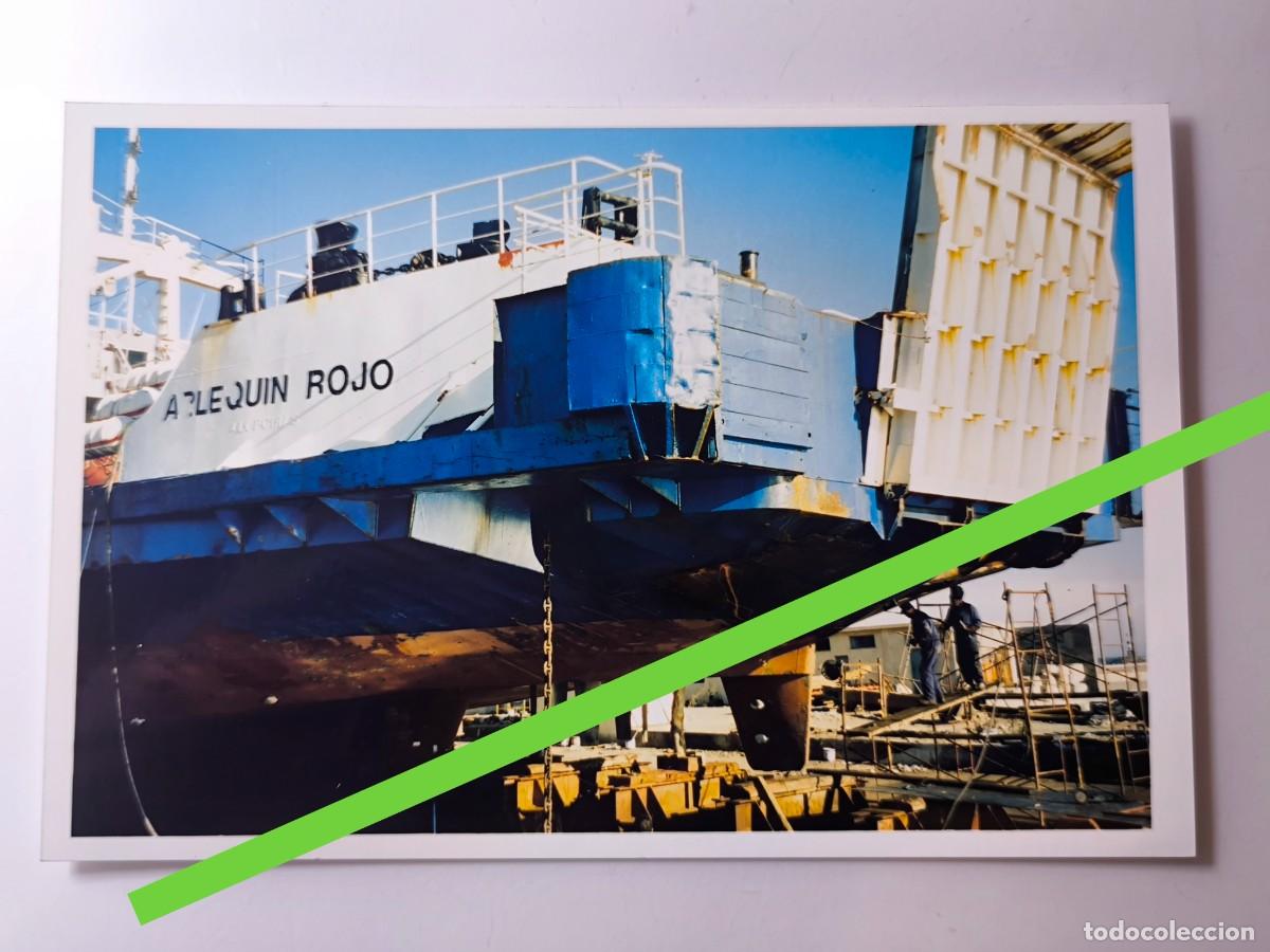 Fotograf&iacute;a antigua: Antigua fotograf&iacute;a. Reparaci&oacute;n Barco ferry de pasajeros y carga rodada Arlequ&iacute;n Rojo. A&ntilde;os 90