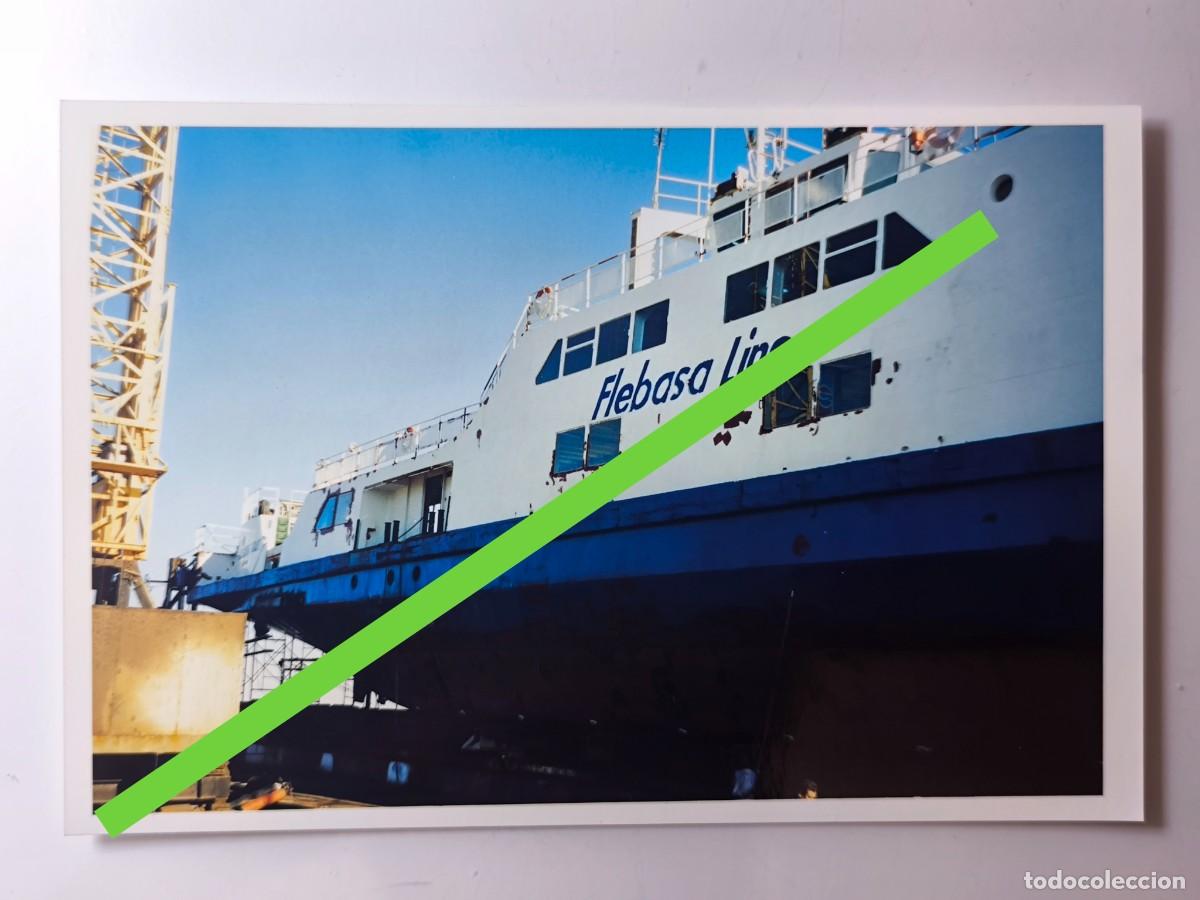 Fotograf&iacute;a antigua: Antigua fotograf&iacute;a. Reparaci&oacute;n Barco ferry de pasajeros y carga rodada Arlequ&iacute;n Rojo. A&ntilde;os 90