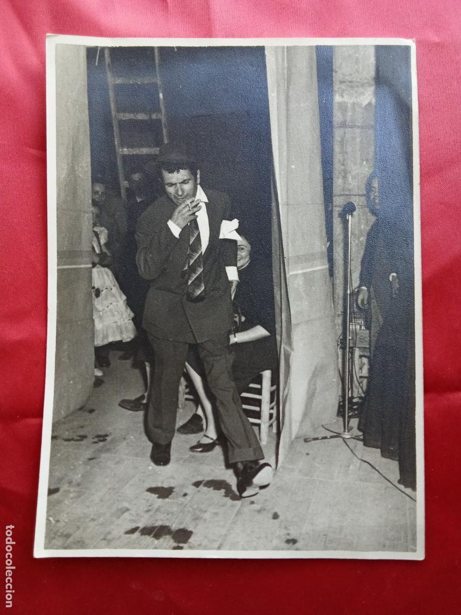 Fotografia antica: Fotograf&iacute;a antigua c&oacute;mico espa&ntilde;ol teatro entrando a escena. Original Papel.123