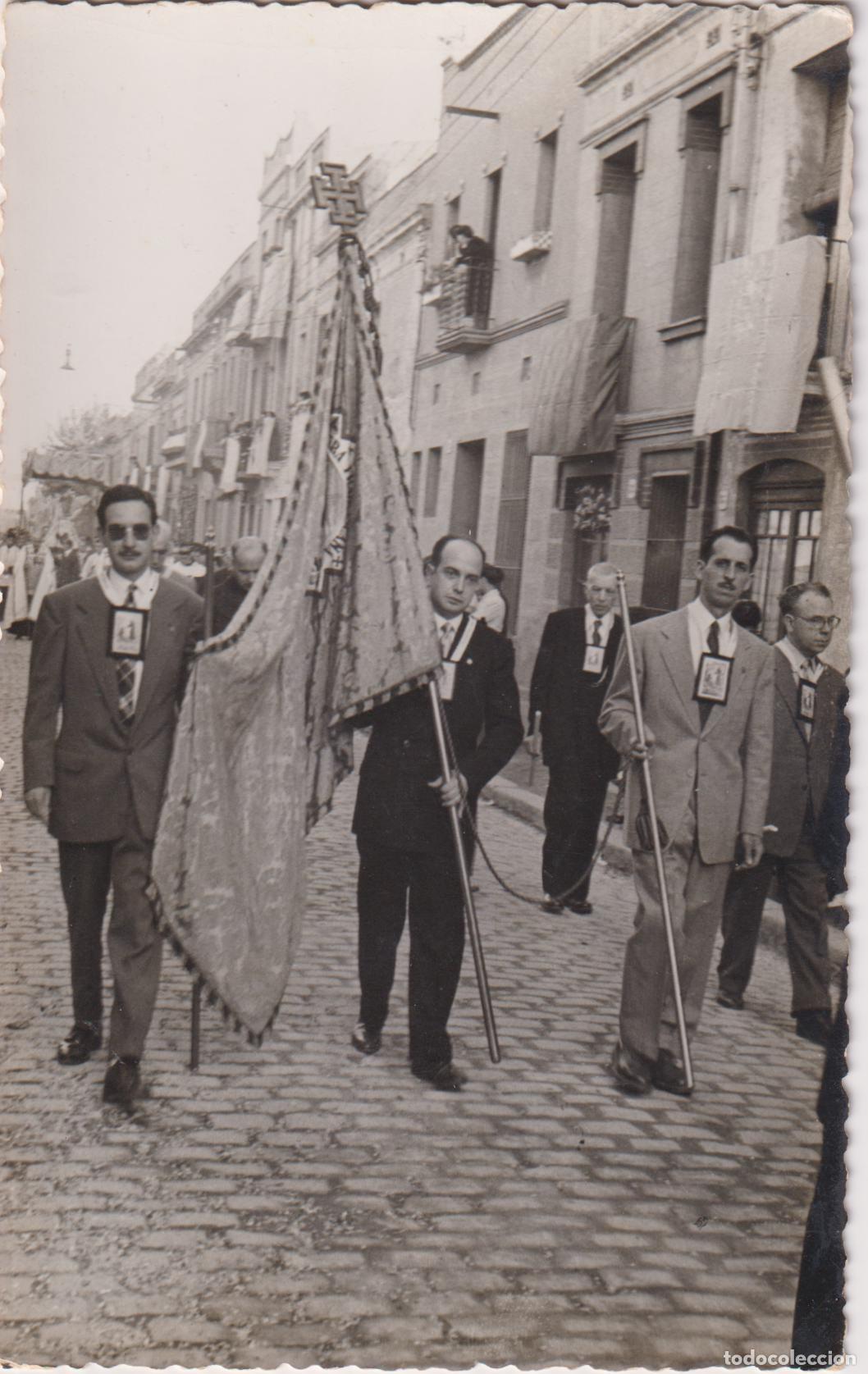 Fotografia antiga: ANTIGA FOTOGRAFIA &ndash; CORPUS CHRISTI &ndash; PROCESS&Oacute; &ndash; BADALONA &ndash; 15.JUN.1952