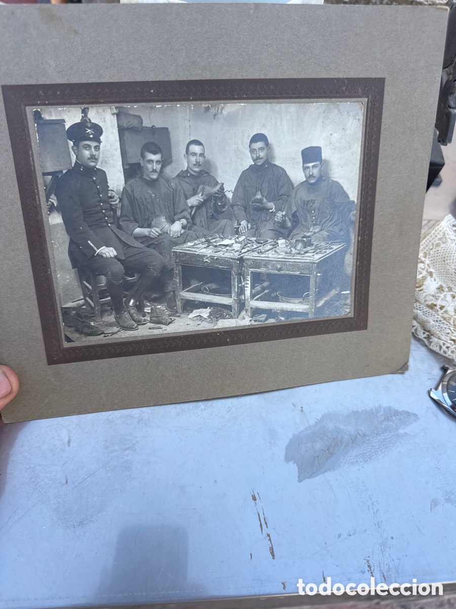 Fotograf&iacute;a antigua: fotograf&iacute;a antigua muestra a un grupo de militares