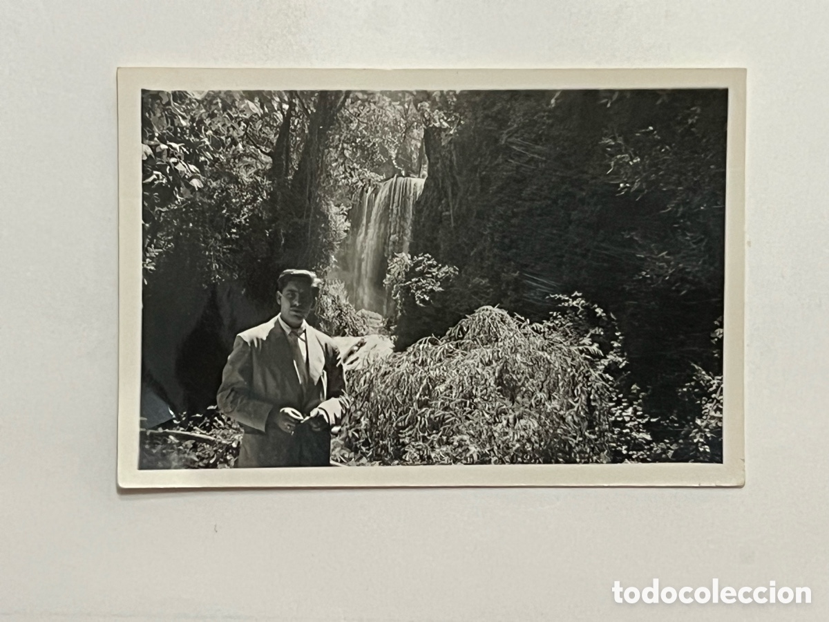 Fotografia antiga: MONASTERIO DE PIEDRA.. Fotografia frente al Ba&ntilde;o de Diana&hellip; (a.1953) Med&iacute;das: 9 x 6 cm.,
