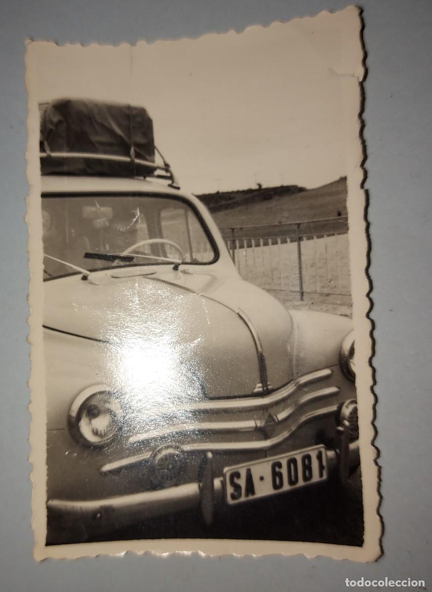 Fotograf&iacute;a antigua: FOTO COCHE AUTOMOVIL RENAULT 4CV