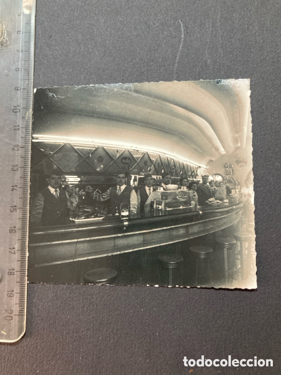 Fotograf&iacute;a antigua: Bar Dinamico pla&ccedil;a de l&rsquo;Angel Barcelona a&ntilde;os 50