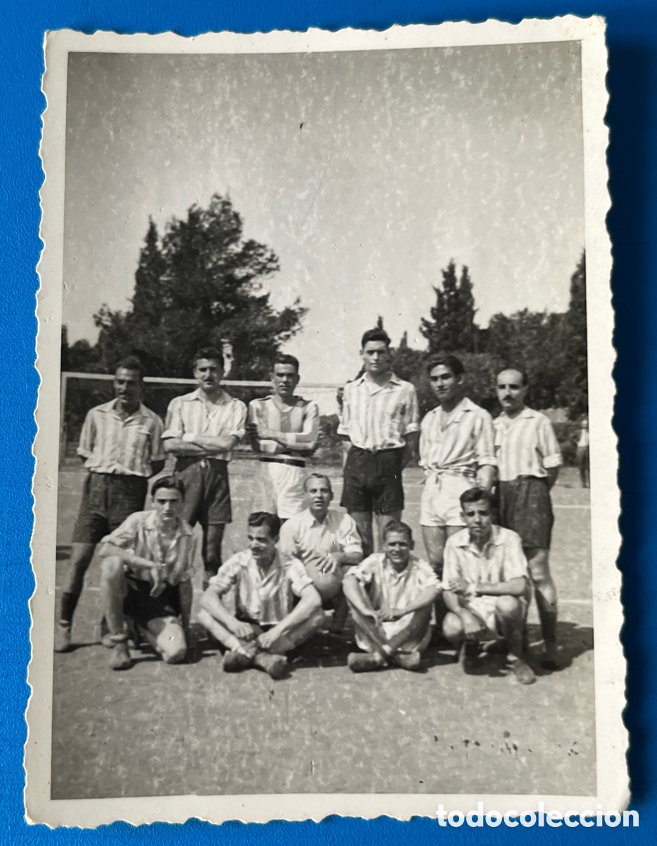 Fotograf&iacute;a antigua: Fotograf&iacute;a antigua en blanco y negro - Equipo de f&uacute;tbol