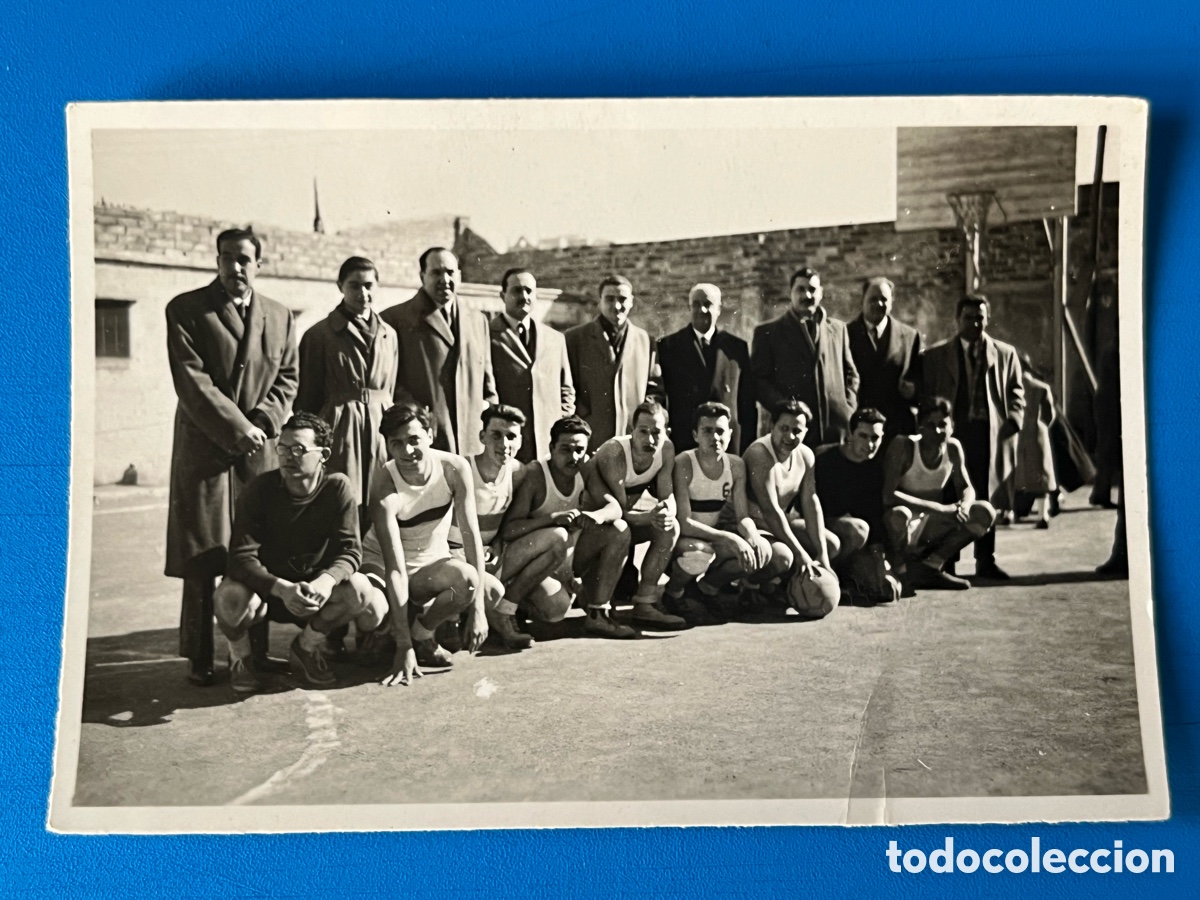 Fotograf&iacute;a antigua: Fotograf&iacute;a antigua en blanco y negro - Equipo de f&uacute;tbol