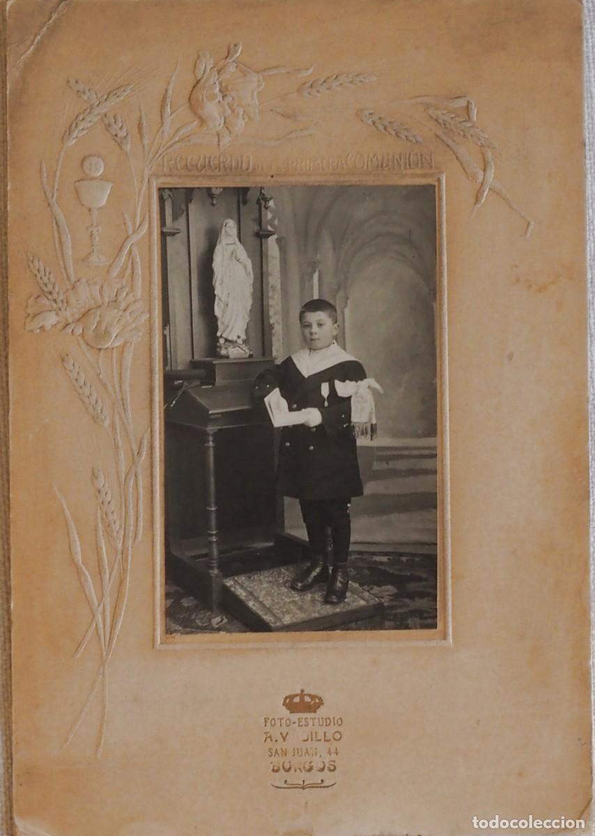 Fotograf&iacute;a antigua: ANTIGUA FOTOGRAF&Iacute;A DE NI&Ntilde;O EN SU PRIMERA COMUNI&Oacute;N. FOTO ESTUDIO A. VADILLO. SAN JUAN, 44. BURGOS