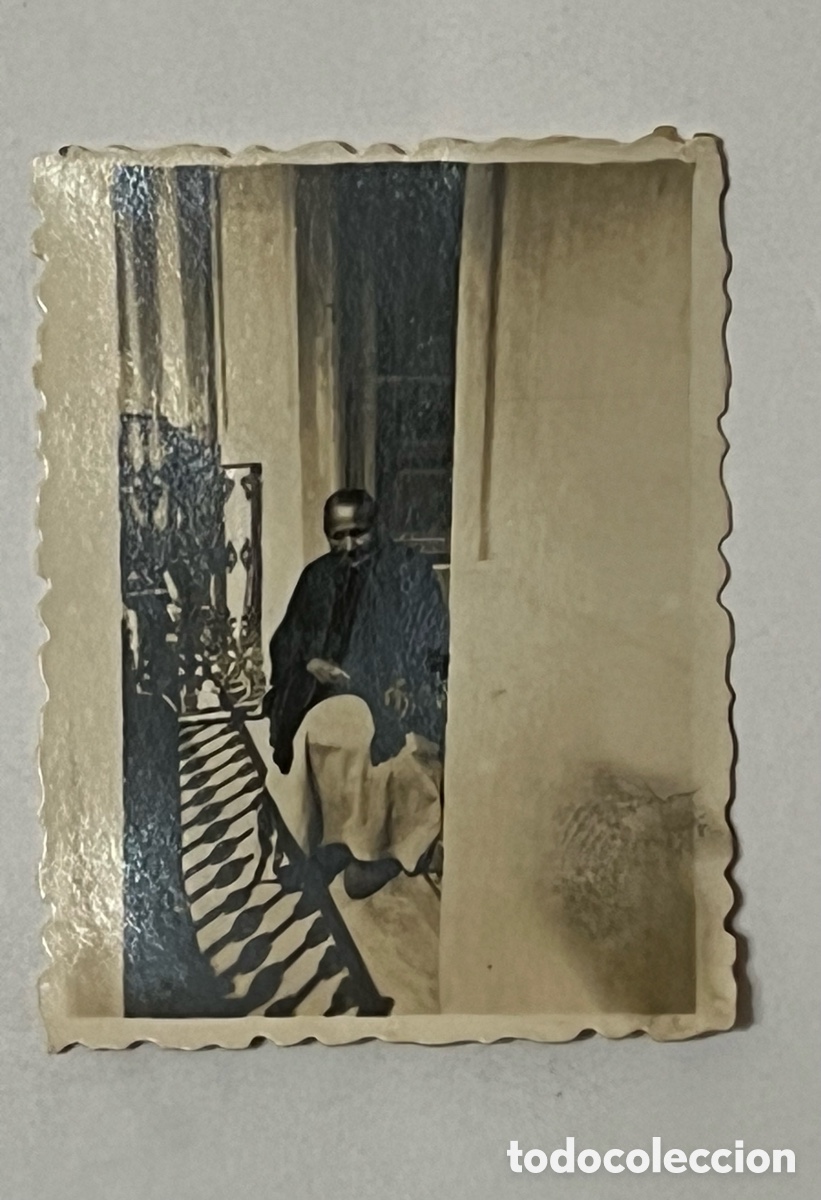 Fotograf&iacute;a antigua: MANZANARES (C. Real) Se&ntilde;ora en el balc&oacute;n. Estudio fotogr&aacute;fico Vda de J. Ucles (a.1947)