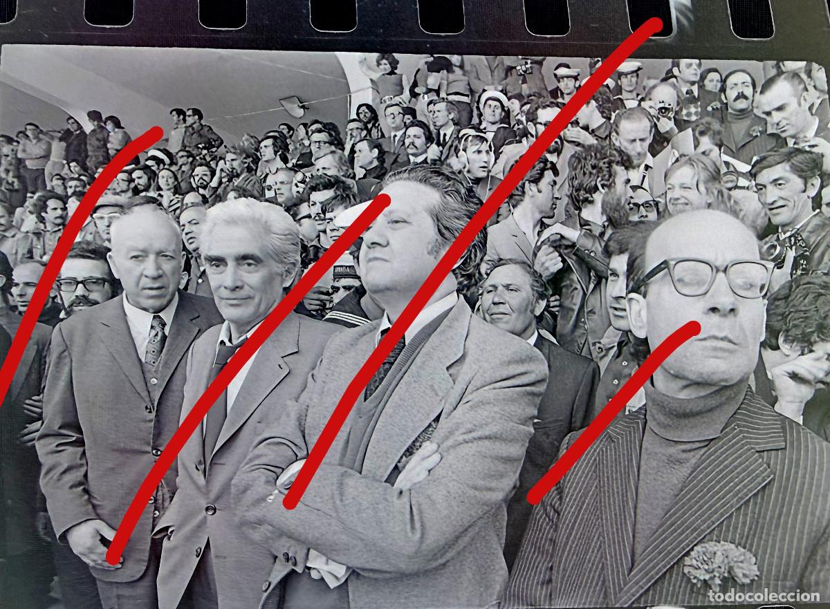 Fotograf&iacute;a antigua: Revoluci&oacute;n de los Claveles Portugal - A Revolu&ccedil;&atilde;o dos Cravos - Negativo de Celuloide - Fotograf&iacute;a