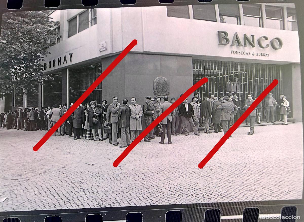Fotograf&iacute;a antigua: Revoluci&oacute;n de los Claveles Portugal - A Revolu&ccedil;&atilde;o dos Cravos - Negativo de Celuloide - Fotograf&iacute;a