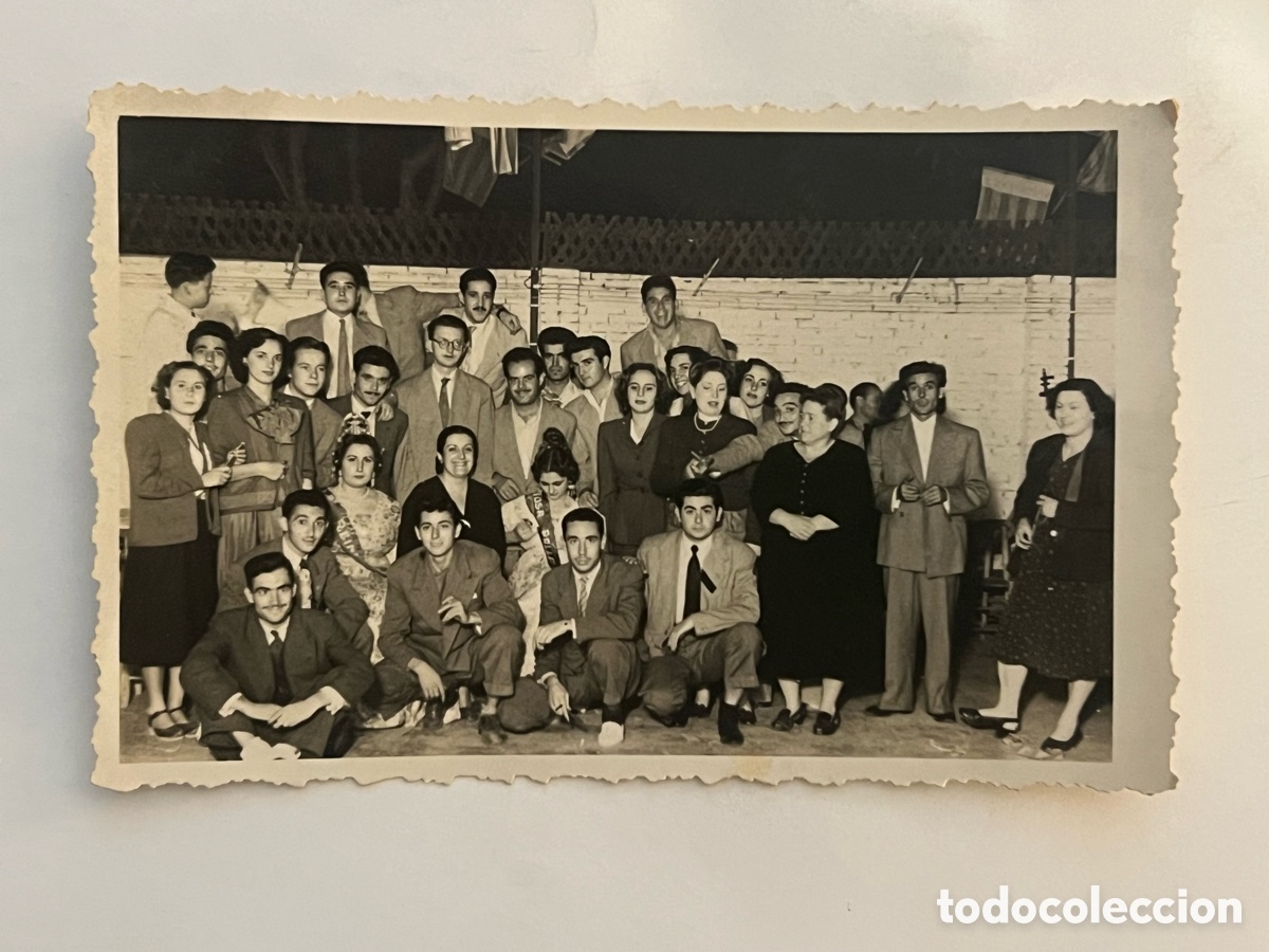 Fotograf&iacute;a antigua: FALLERAS Y FALLA.. Arropando a sus dos Falleras premiadas.. LUNA, fot&oacute;grafo Valencia (h.1950?)