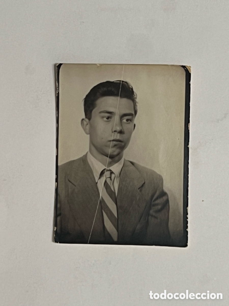 Fotografia antica: FOTOMATON. El joven de la Corbata de rayas (h.1950?) Med&iacute;das: 4 x 5,5 cm.,