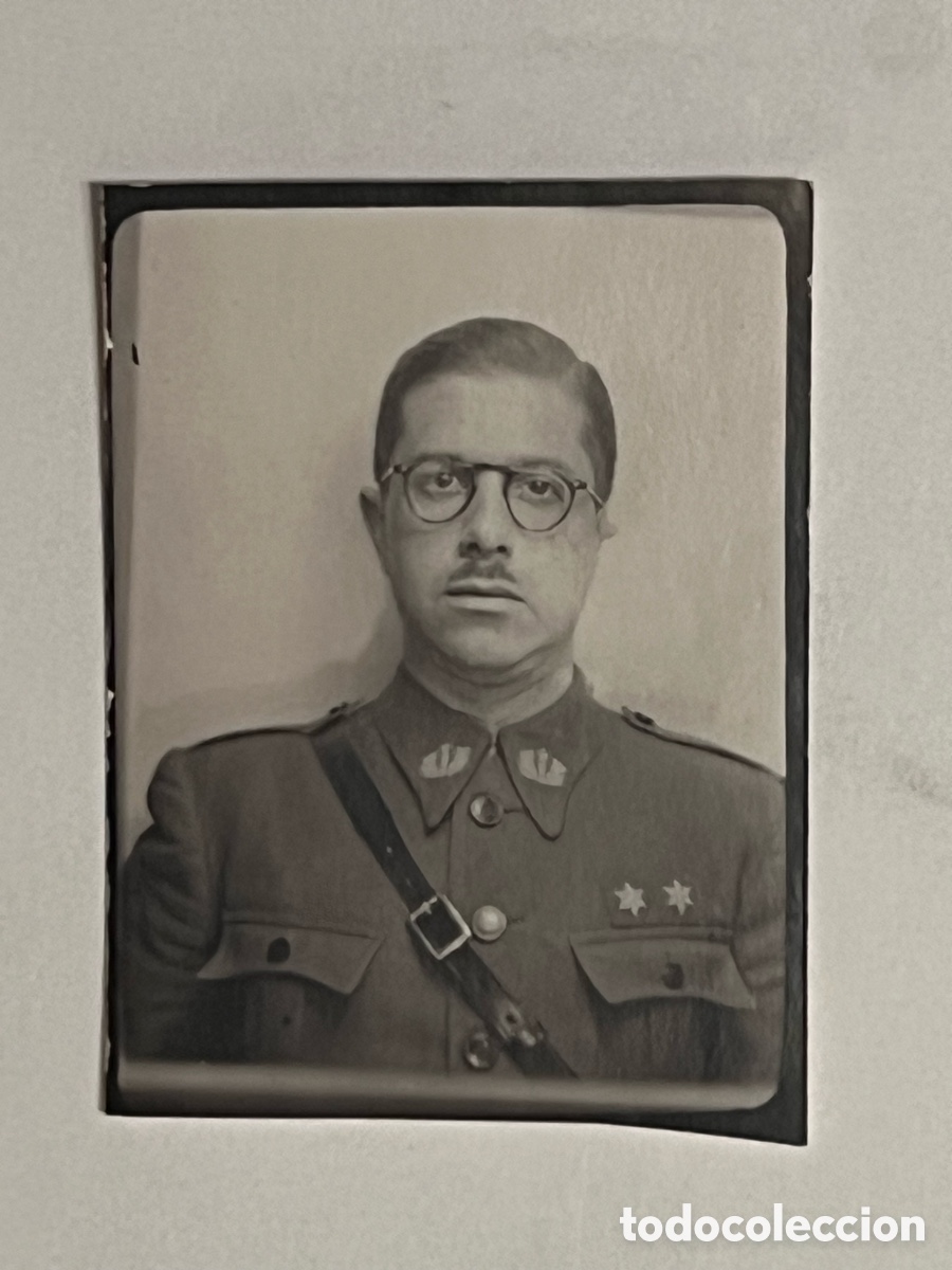 Fotograf&iacute;a antigua: FOTOMATON. Teniente. Militar del R&eacute;gimen (h.1945?) Med&iacute;das: 4 x 5 cm.,
