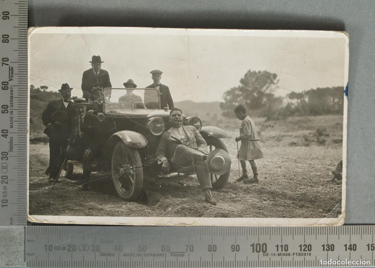 Fotograf&iacute;a antigua: FOTOGRAFIA. VIAJE DE HOMBRES EN COCHE HACIA 1910