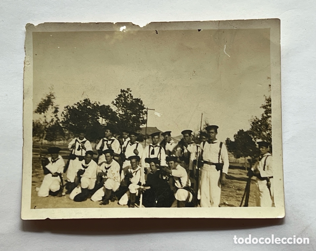 Fotograf&iacute;a antigua: REP&Uacute;BLICA ESPA&Ntilde;OLA..? Infantes de Marina con uniforme blanco de verano.. ? (h.1937?)