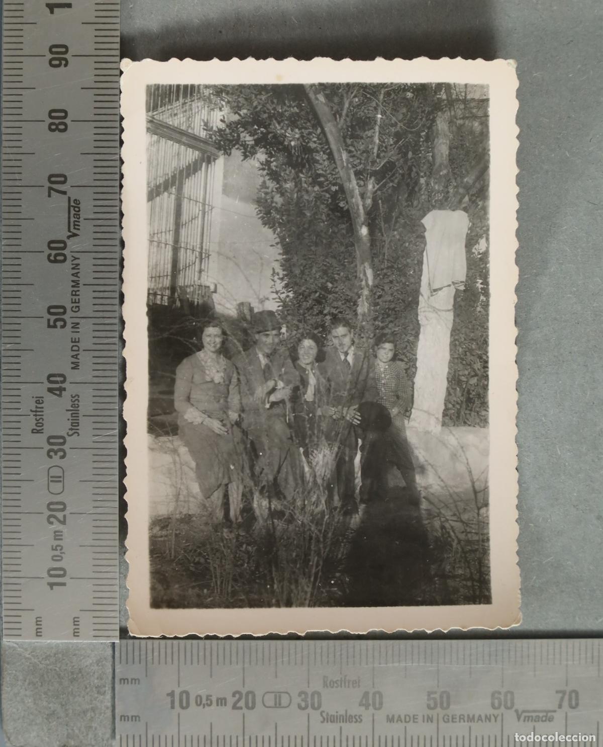 Alte Fotografie: FOTOGRAFIA. Grupo de personas en un parque hacia 1930
