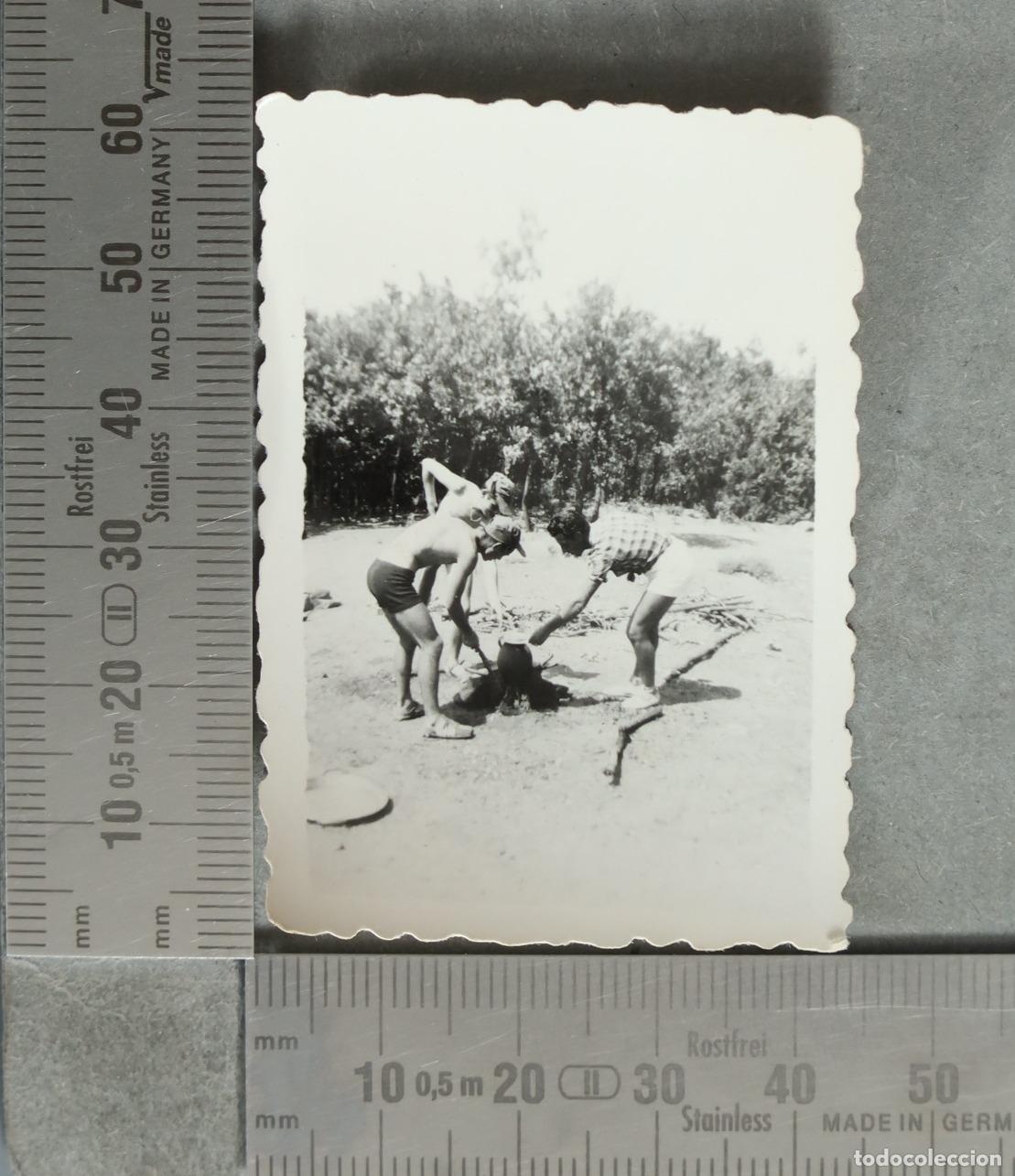 Photographie ancienne: FOTOGRAFIA. Excursionistas cocinando al aire libre. PUCHERO hacia 1940