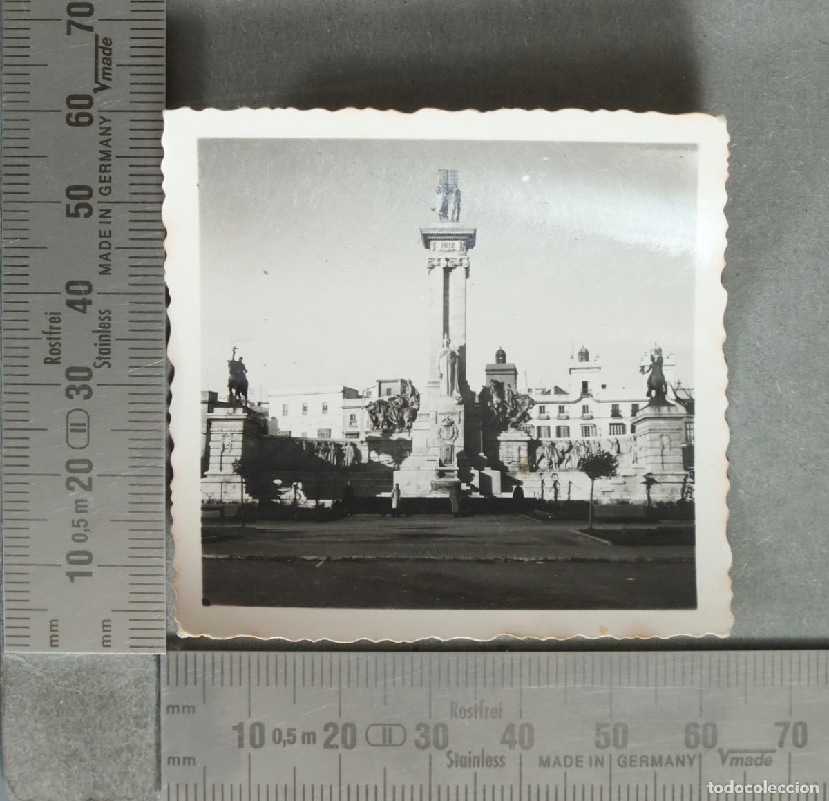 Fotograf&iacute;a antigua: FOTOGRAFIA. VISTA. Monumento a las Cortes de Cadiz hacia 1930