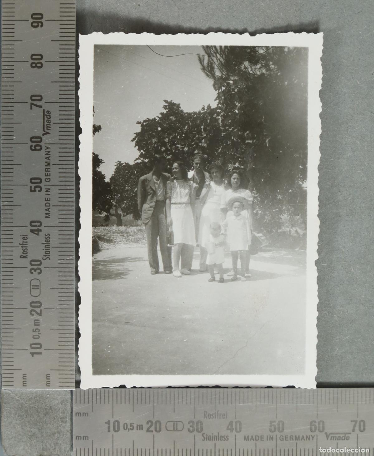 Fotograf&iacute;a antigua: FOTOGRAFIA. En Taragona. GRUPO DE PERSONAS 1940