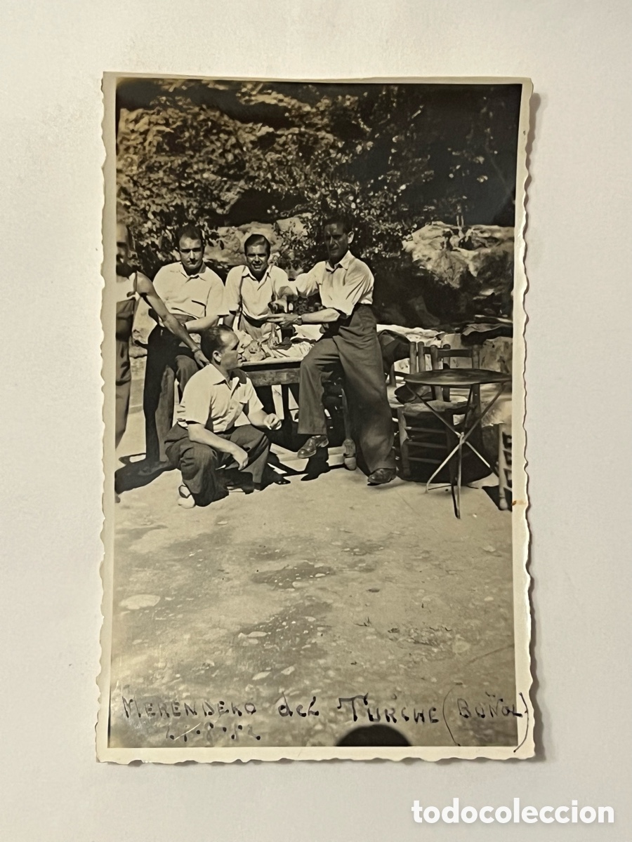 Fotograf&iacute;a antigua: BU&Ntilde;OL (Valencia) Fotograf&iacute;a Merendero del Turche. Reuni&oacute;n de amigos. Verano de 1952
