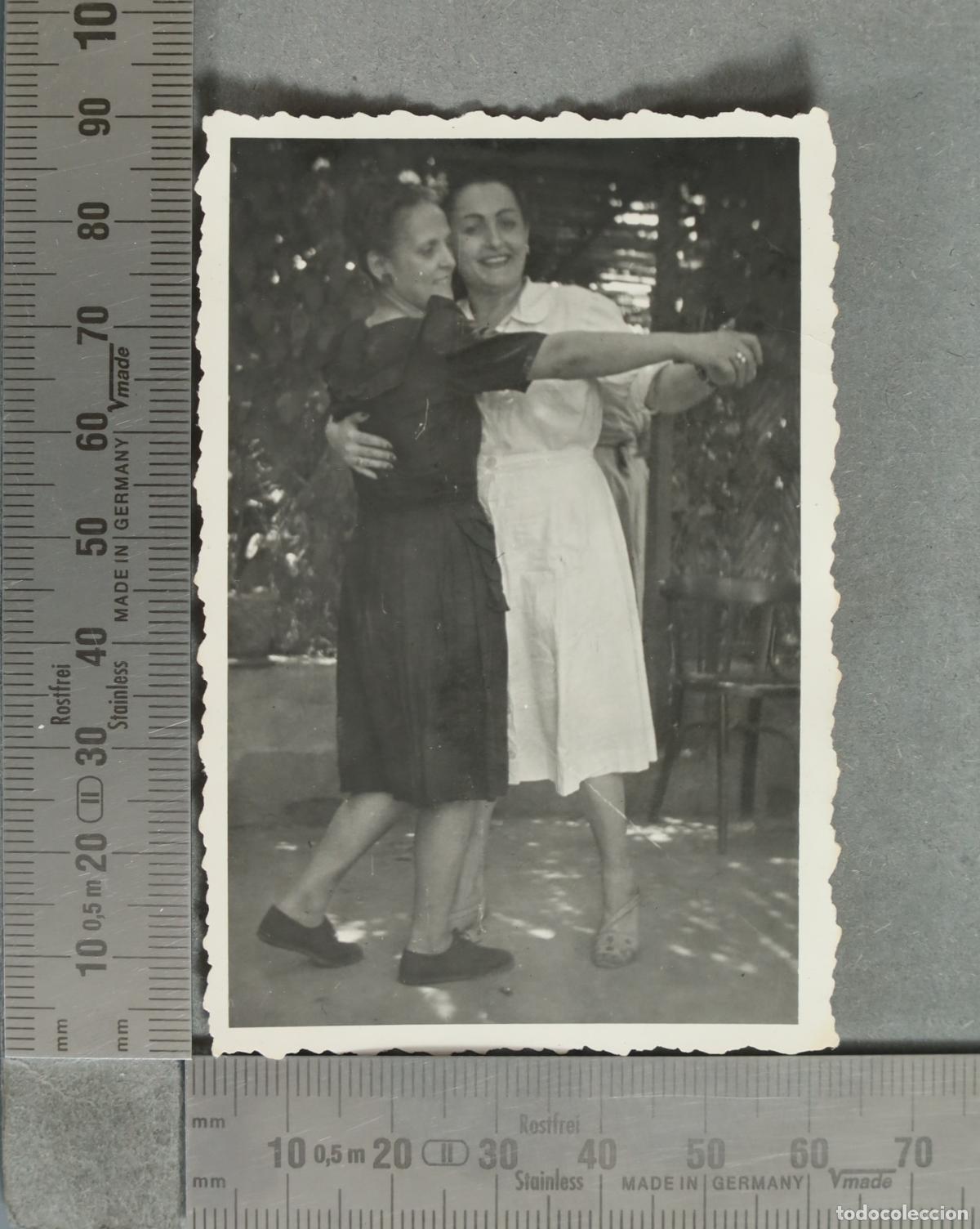 Antique Photography: FOTOGRAFIA. Dos mujeres bailando hacia 1940