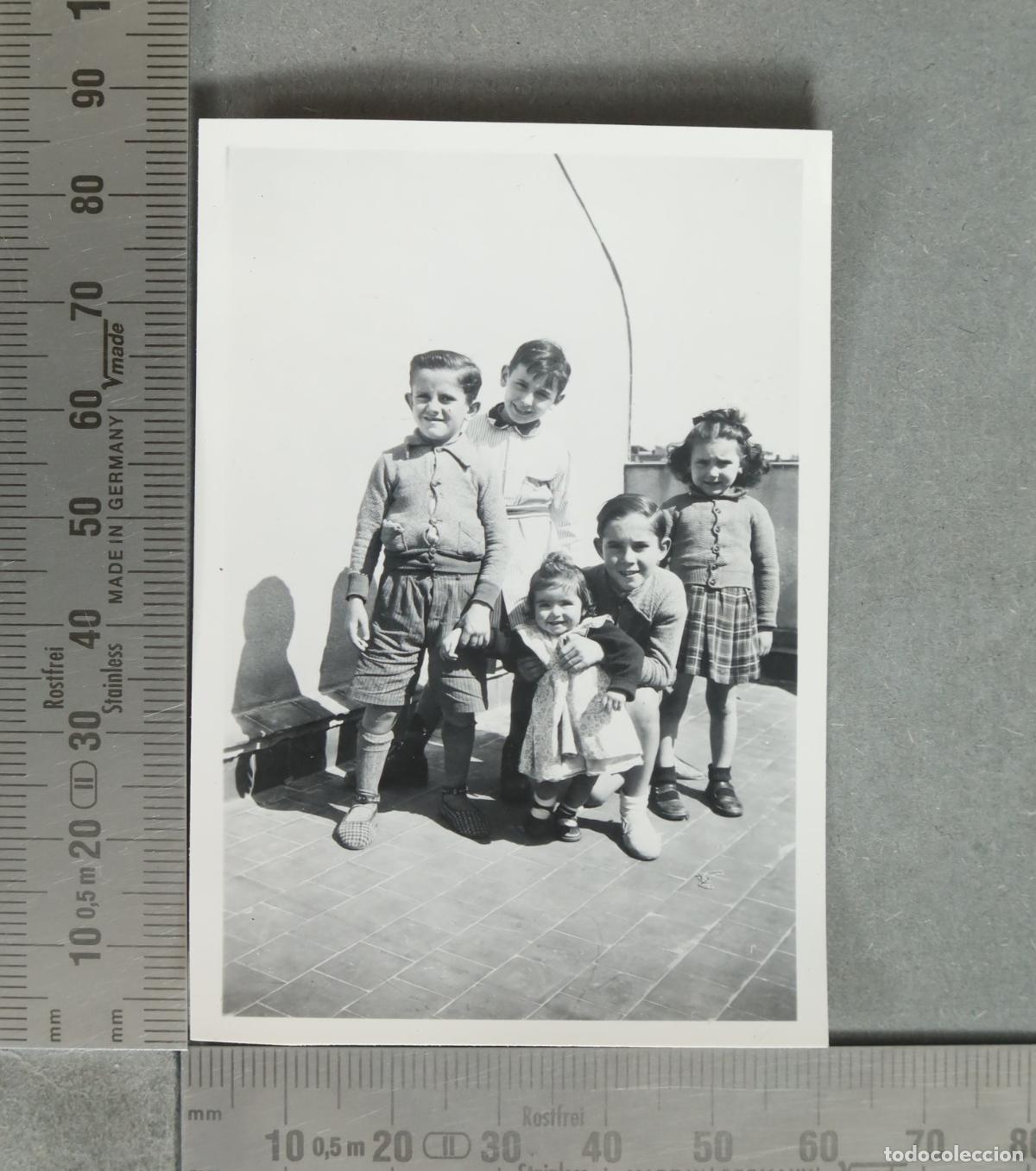 Photographie ancienne: FOTOGRAFIA. Grupo de ni&ntilde;os en terraza hacia 1940